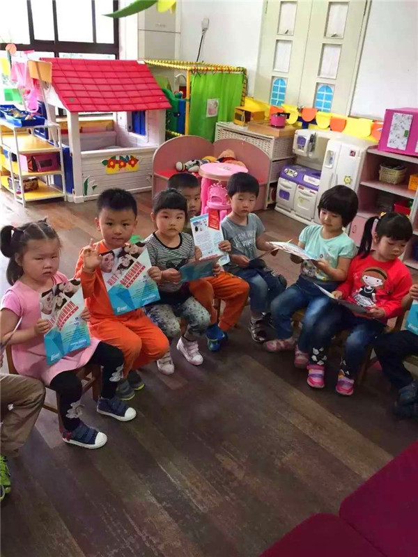 易視界走進(jìn)學(xué)校免費視力普查