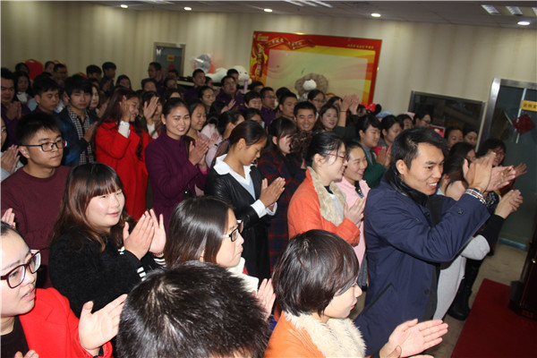 易視界實(shí)業(yè)10月嘉獎會(huì )暨11月啟動(dòng)大會(huì )