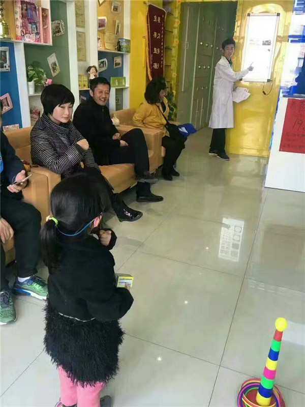 易視界有史以來(lái)年紀最小的弱視小客戶(hù)劉紫涵