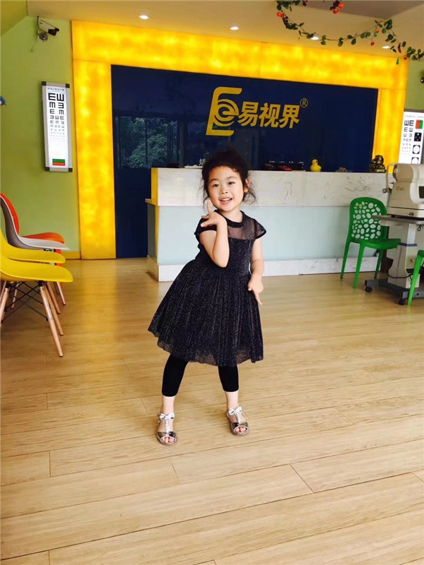 愛(ài)護孩子眼睛易視界人一直在行動(dòng)