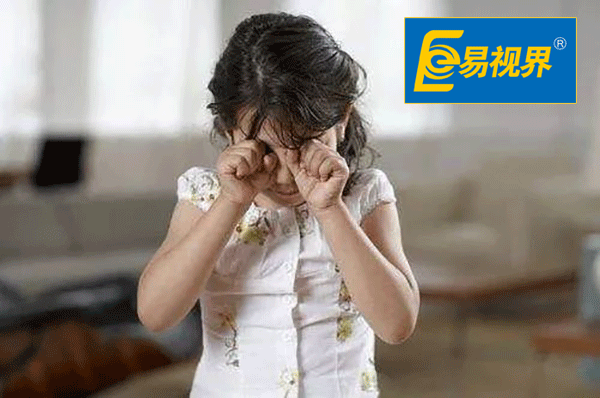 孩子出現視力方面的問(wèn)題