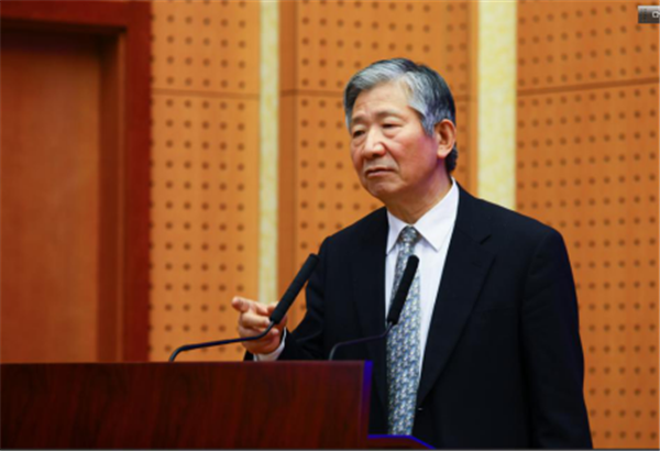 國務(wù)院發(fā)展研究中心原副主任、中國企業(yè)評價(jià)協(xié)會(huì )會(huì )長(cháng) 侯云春