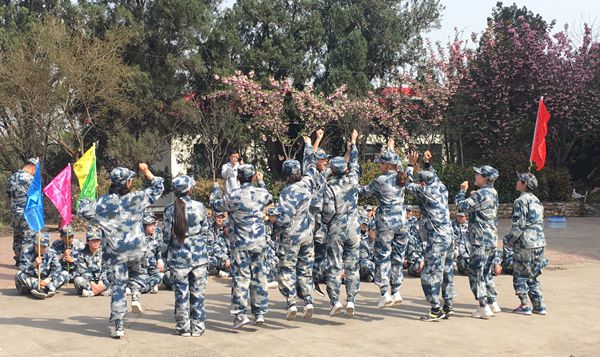 充滿(mǎn)激情的易視界團隊