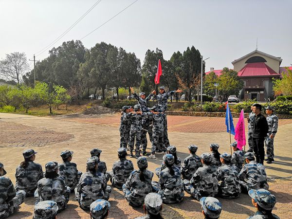 充滿(mǎn)激情的易視界團隊