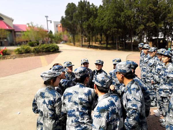 充滿(mǎn)激情的易視界團隊