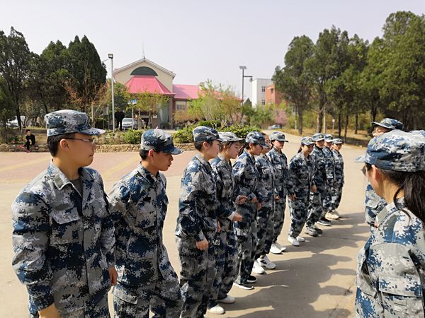 充滿(mǎn)激情的易視界團隊