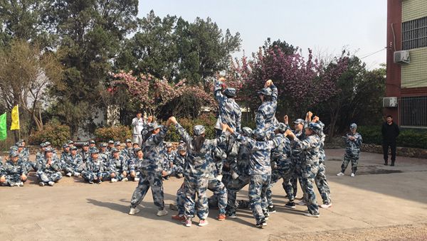 充滿(mǎn)激情的易視界團隊
