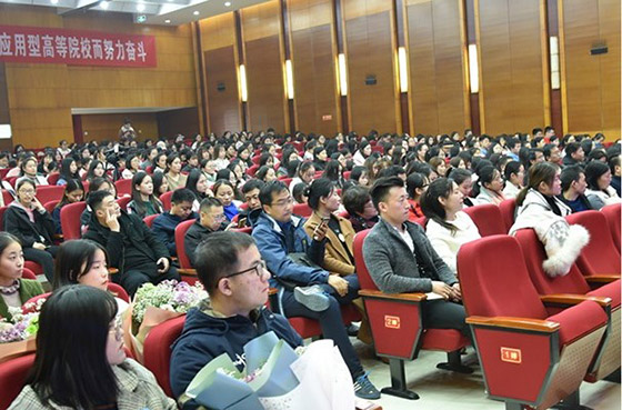 河南經(jīng)貿職業(yè)學(xué)院：“私人訂制式”創(chuàng  )新人才供給新模式