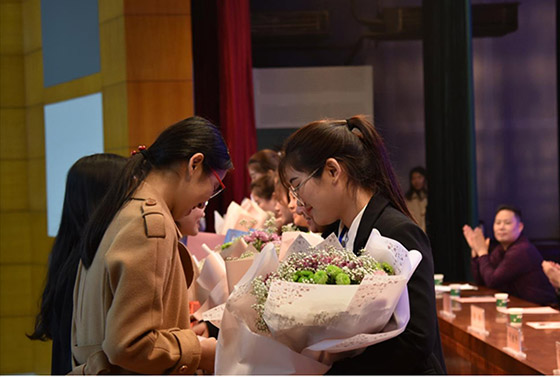 河南經(jīng)貿職業(yè)學(xué)院：“私人訂制式”創(chuàng  )新人才供給新模式
