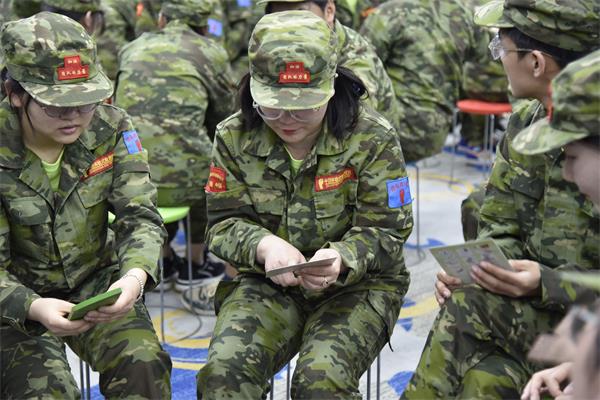 易視界精英們拓展訓練進(jìn)行中