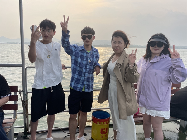 易視界精英體驗出海捕魚(yú)