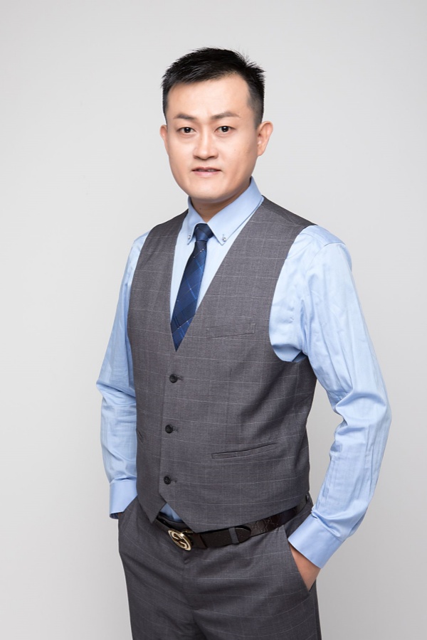 恭喜易視界創(chuàng  )始人榮獲香港國學(xué)發(fā)展研究院終身榮譽(yù)教授稱(chēng)號
