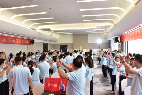 易視界舉行2024年度4月嘉獎會(huì )暨5月啟動(dòng)大會(huì )
