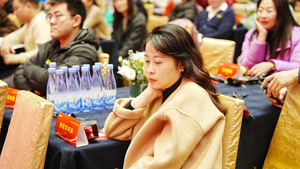 易視界17載感恩如光同行共同守護清晰視界客戶(hù)答謝會(huì )圖集