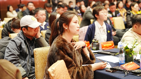 易視界17載感恩如光同行共同守護清晰視界客戶(hù)答謝會(huì )圖集