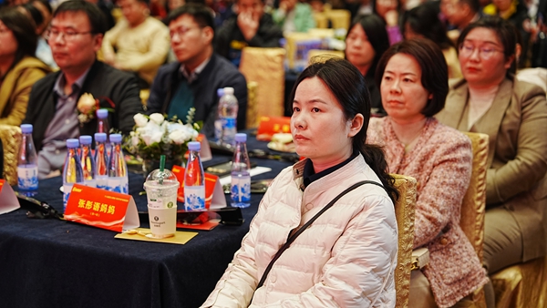 易視界17載感恩如光同行共同守護清晰視界客戶(hù)答謝會(huì )圖集