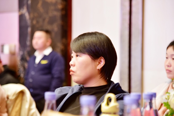 易視界17載感恩如光同行共同守護清晰視界客戶(hù)答謝會(huì )圖集