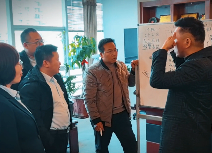 易視界專(zhuān)業(yè)學(xué)術(shù)研討會(huì )激烈進(jìn)行中